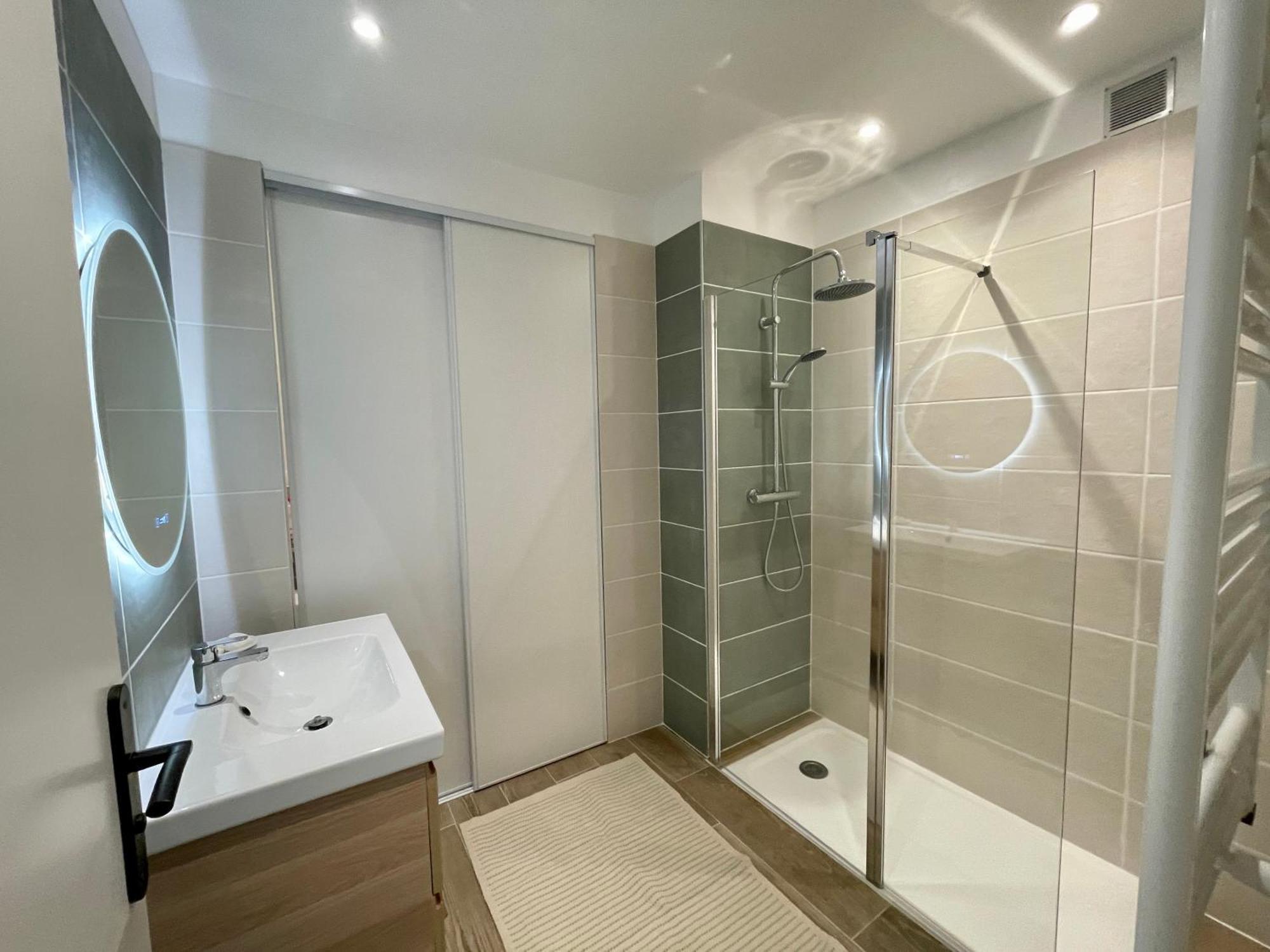 Bright Appartment With View Кань-сюр-Мер Экстерьер фото